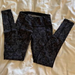 COPY - Black/gray Victoria’s Secret floral knockout leggings. S. Long